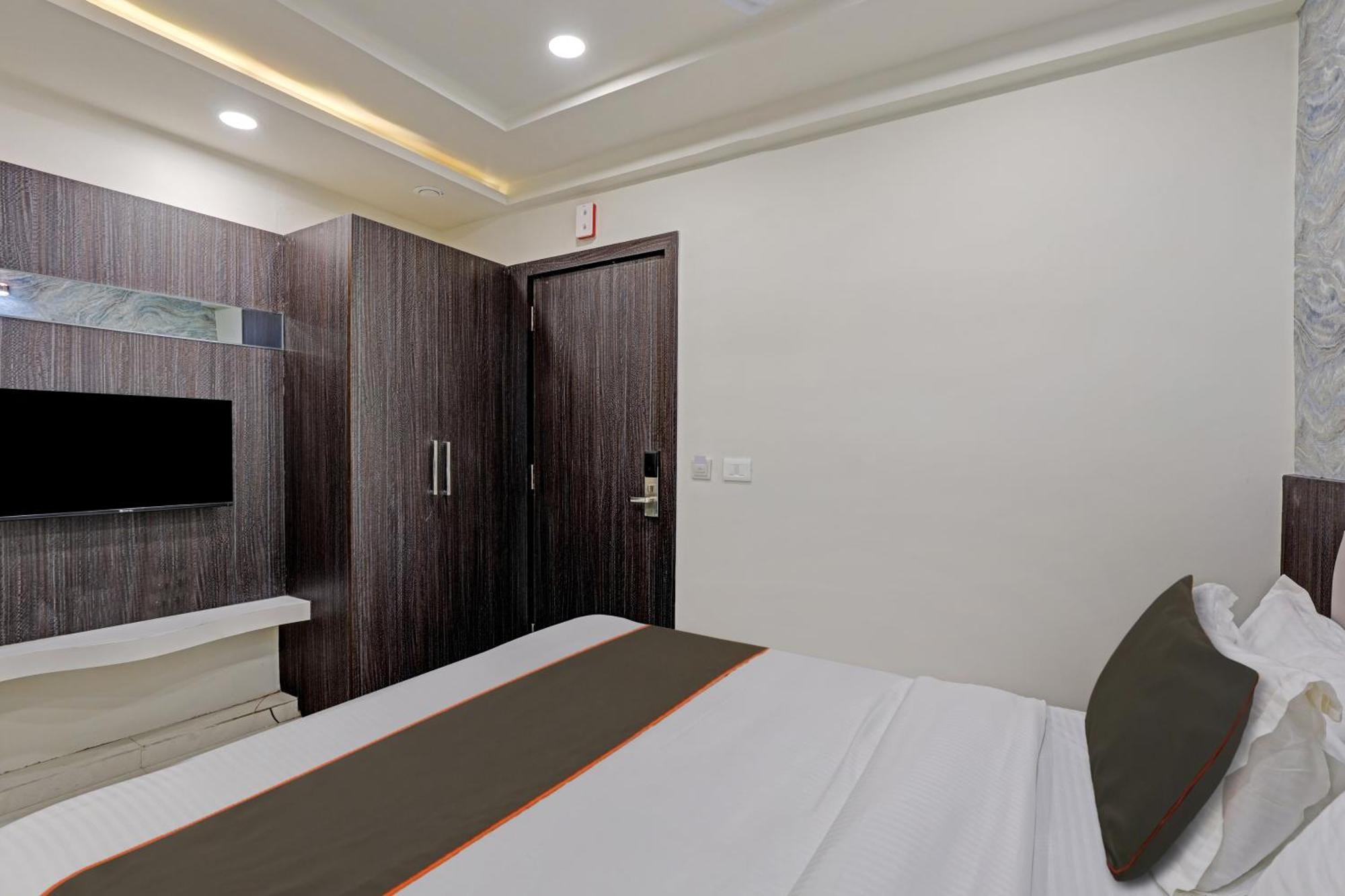 Collection O Alpha One Hotell Ahmedabad Eksteriør bilde